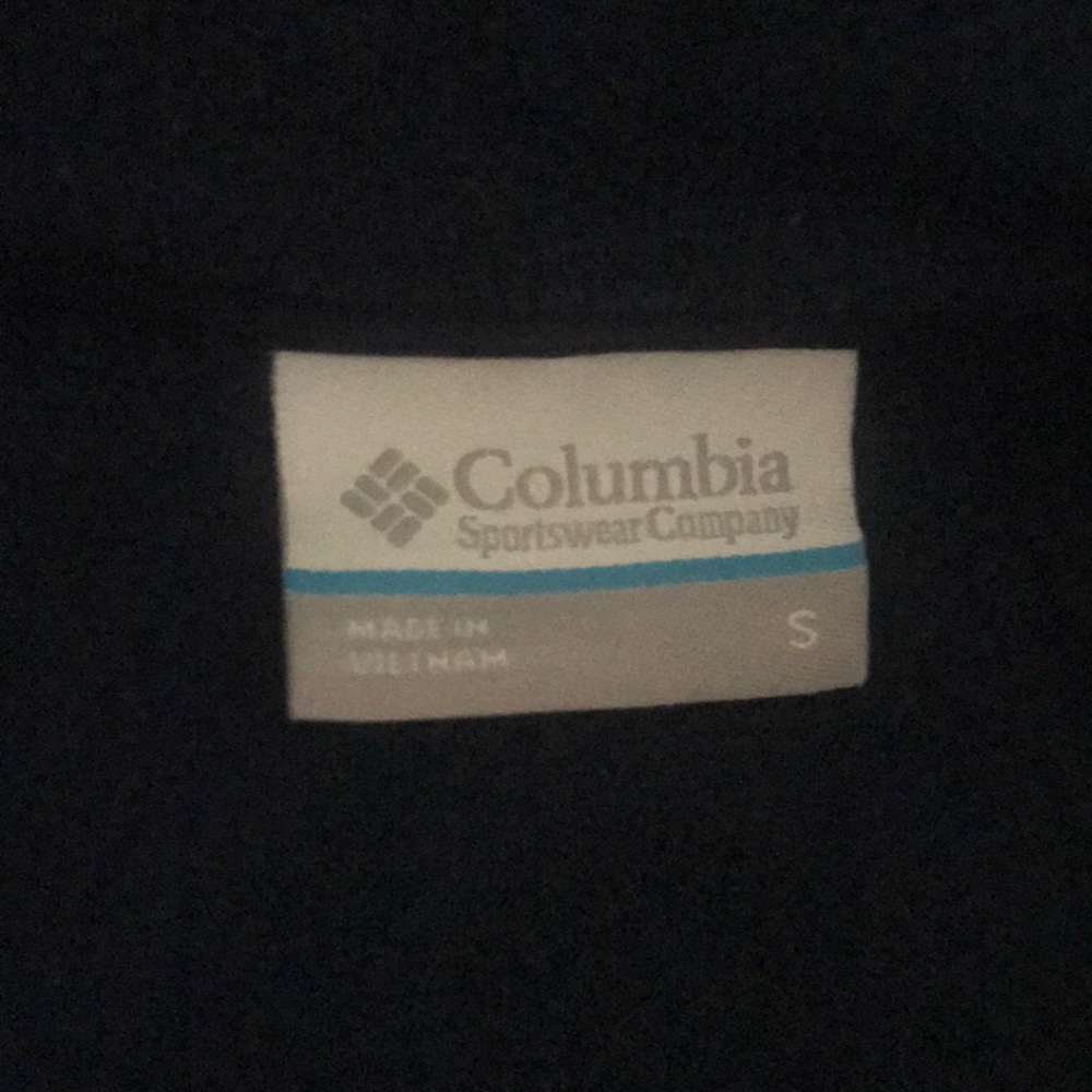 Columbia pull over - Picture 3 of 3